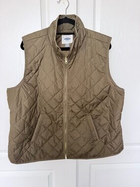 Old Navy plus size quilted vest